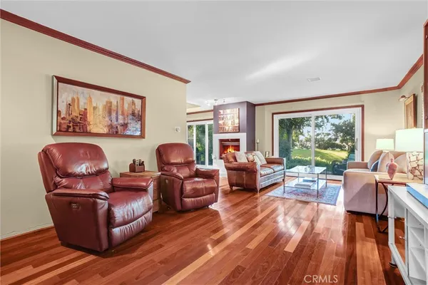 $1,149,000 | 6073 Loynes Drive, Unit 32, Long Beach, CA 90803