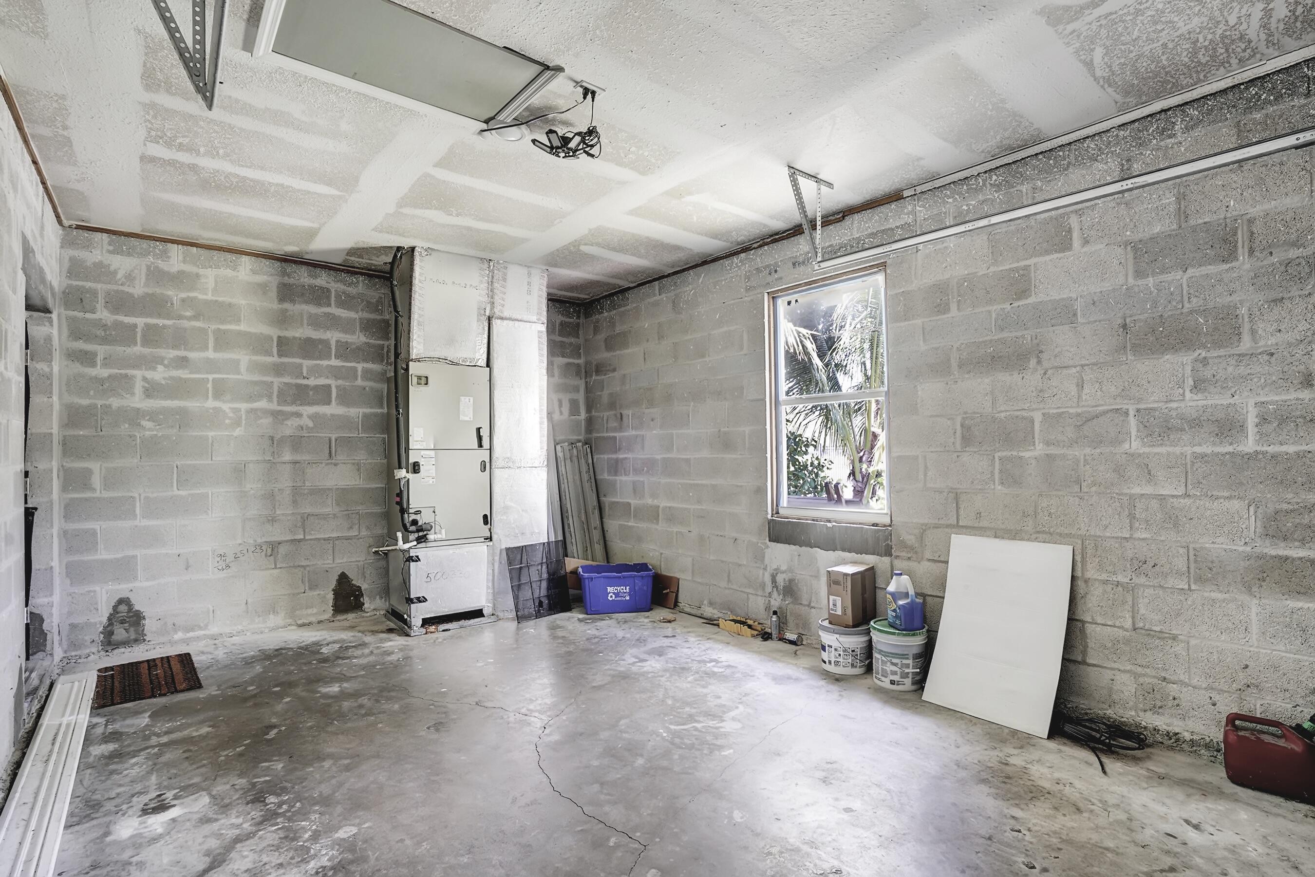 724 Southwest 9th Street Delray Beach, FL 33444 - Photo 32 of 32 Garage