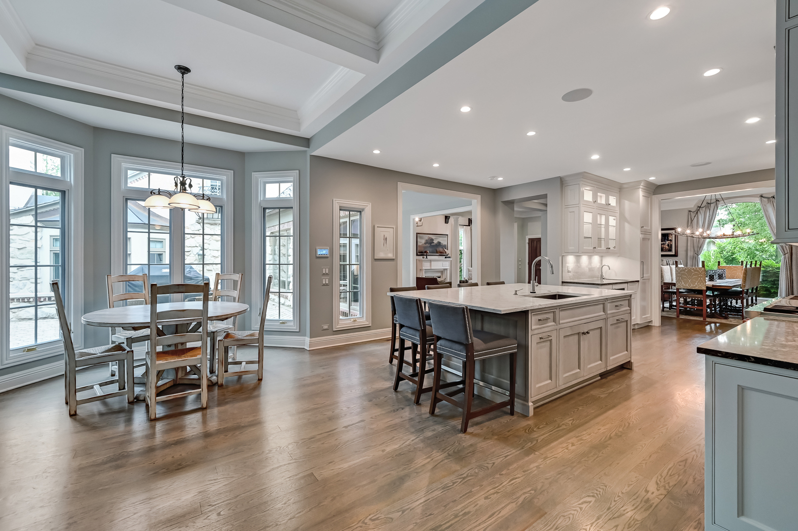 5 Norman Court Burr Ridge, IL 60527 - Photo 19 of 52 a kitchen with lots of counter top space and dining table