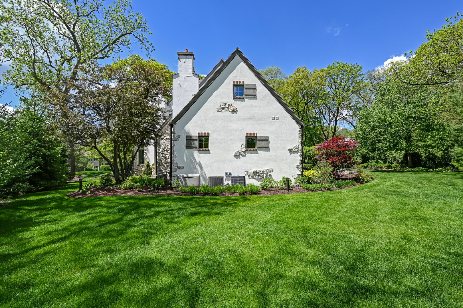 5 Norman Court Burr Ridge, IL 60527 - Photo 49 of 52 a view of a house with a yard