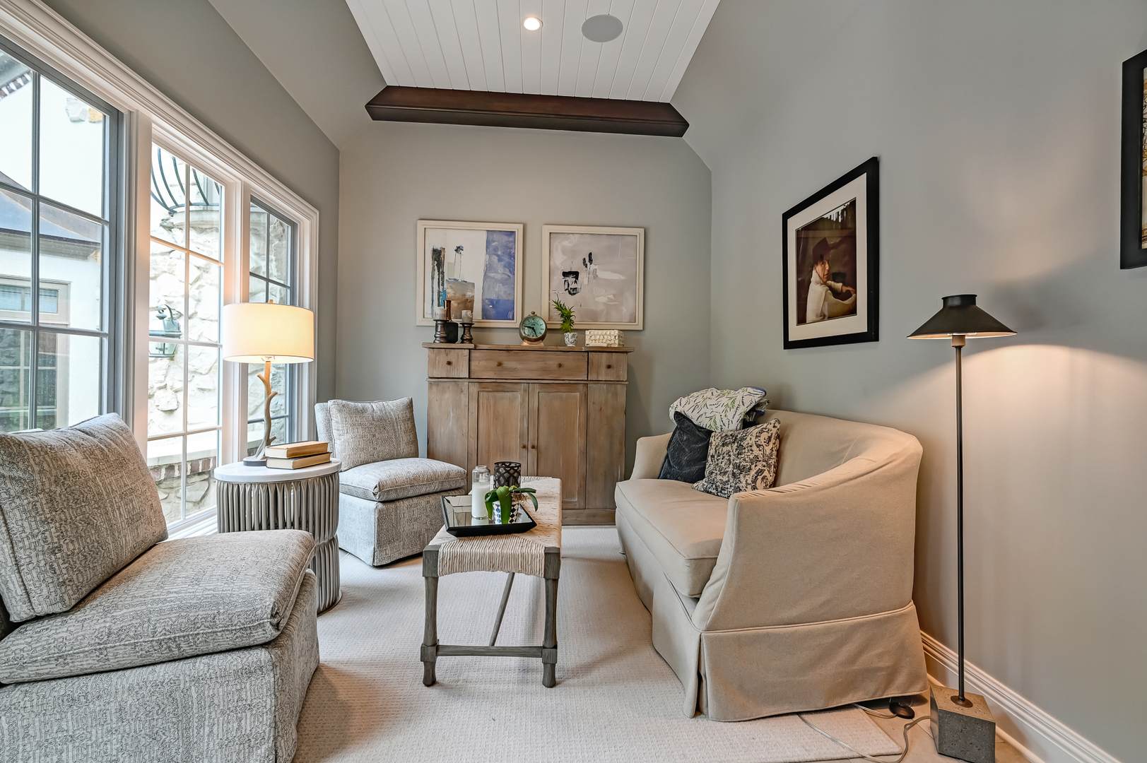 5 Norman Court Burr Ridge, IL 60527 - Photo 9 of 52 a living room with furniture and a window