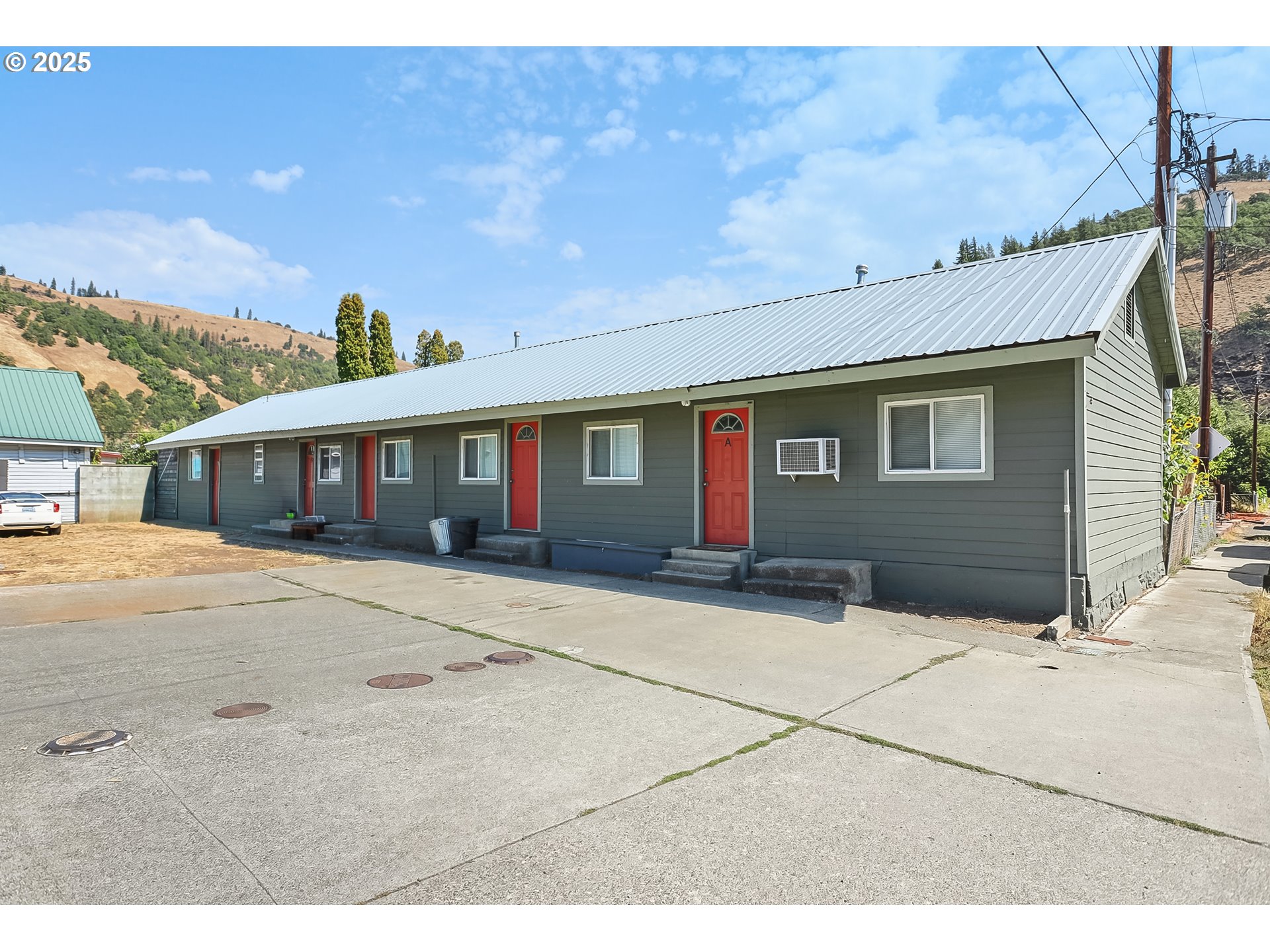 101 Main Street Klickitat, WA 98628 - Photo 1 of 33 a front view of a house with a yard