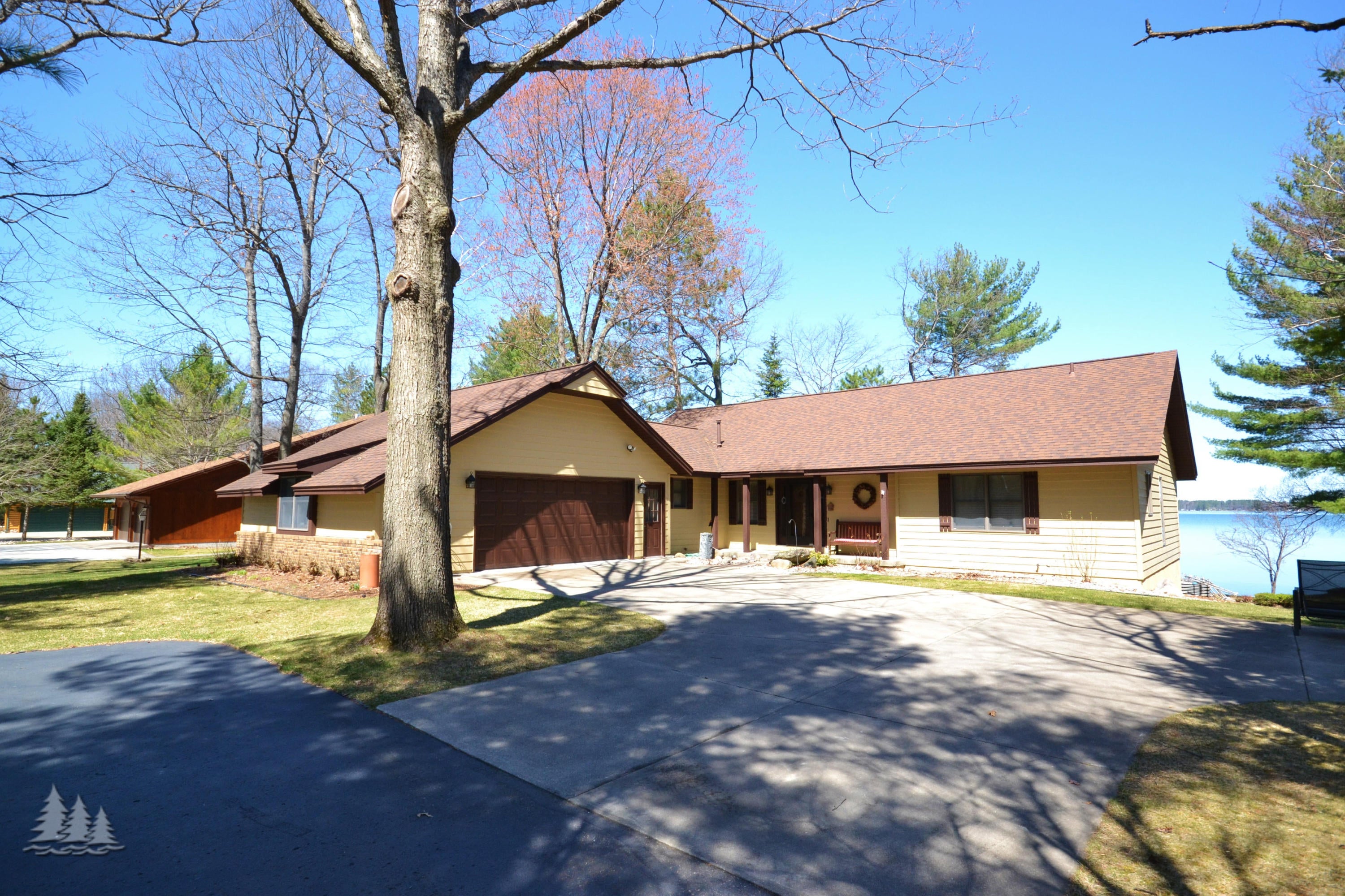 1071 Fleming Road Lewiston, MI 49756 - Photo 4 of 54 Gallery Image 4