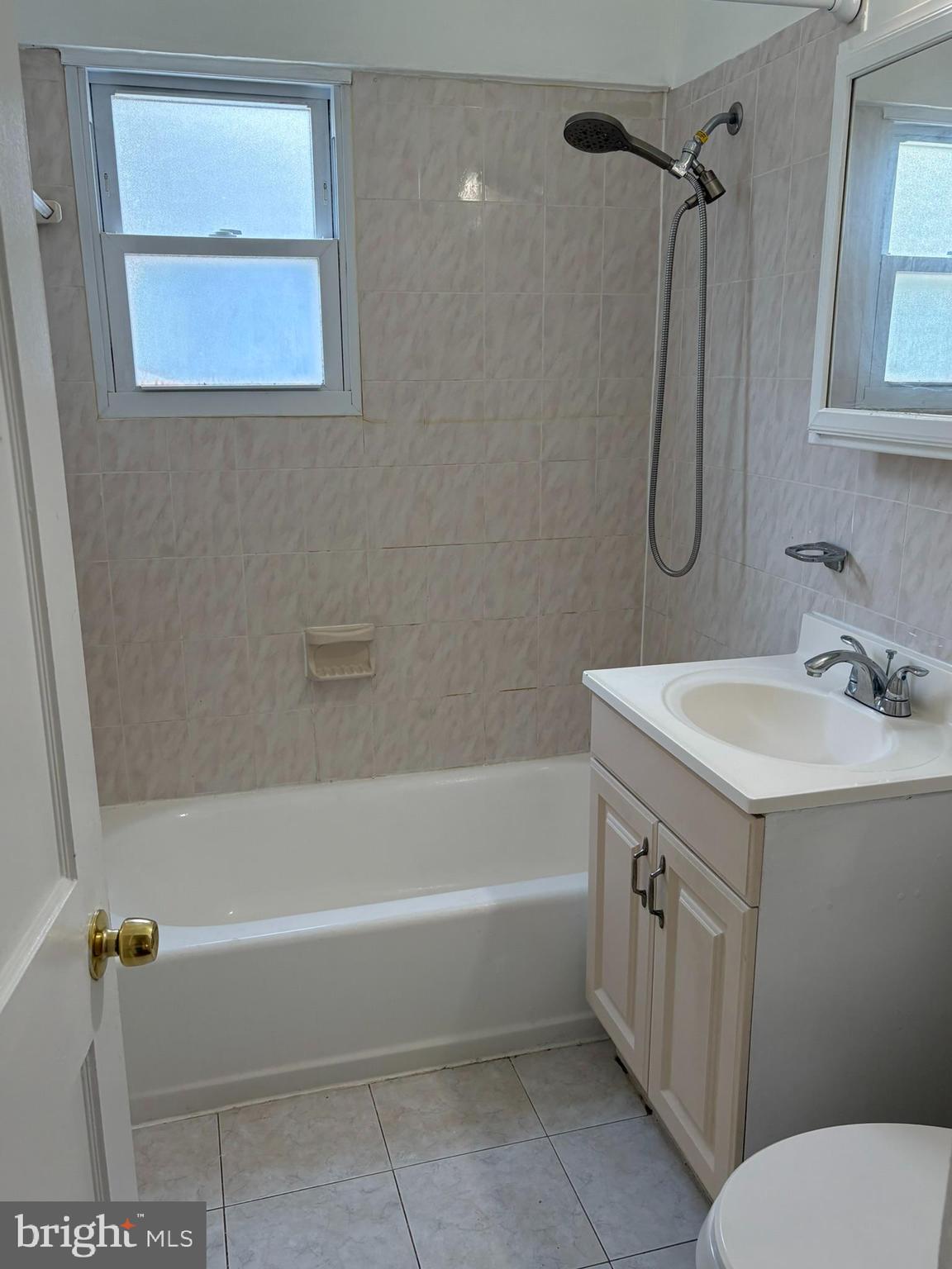 4903 Hollywood Road College Park, MD 20740 - Photo 9 of 28 Full Bathroom