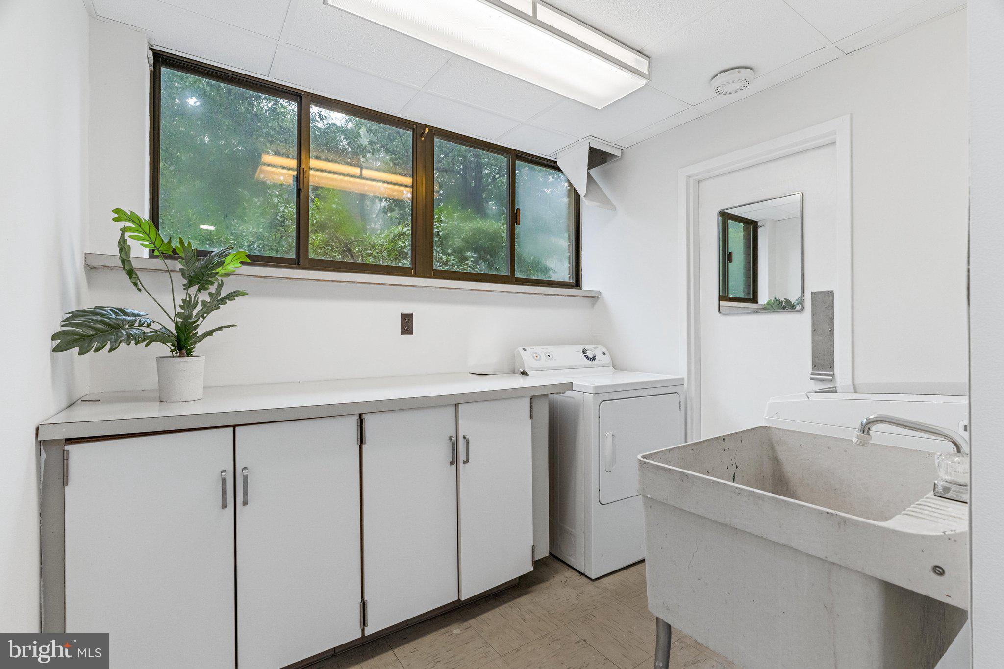 6422 C Quinn Road Frederick, MD 21701 - Photo 24 of 28 utility and laundry area