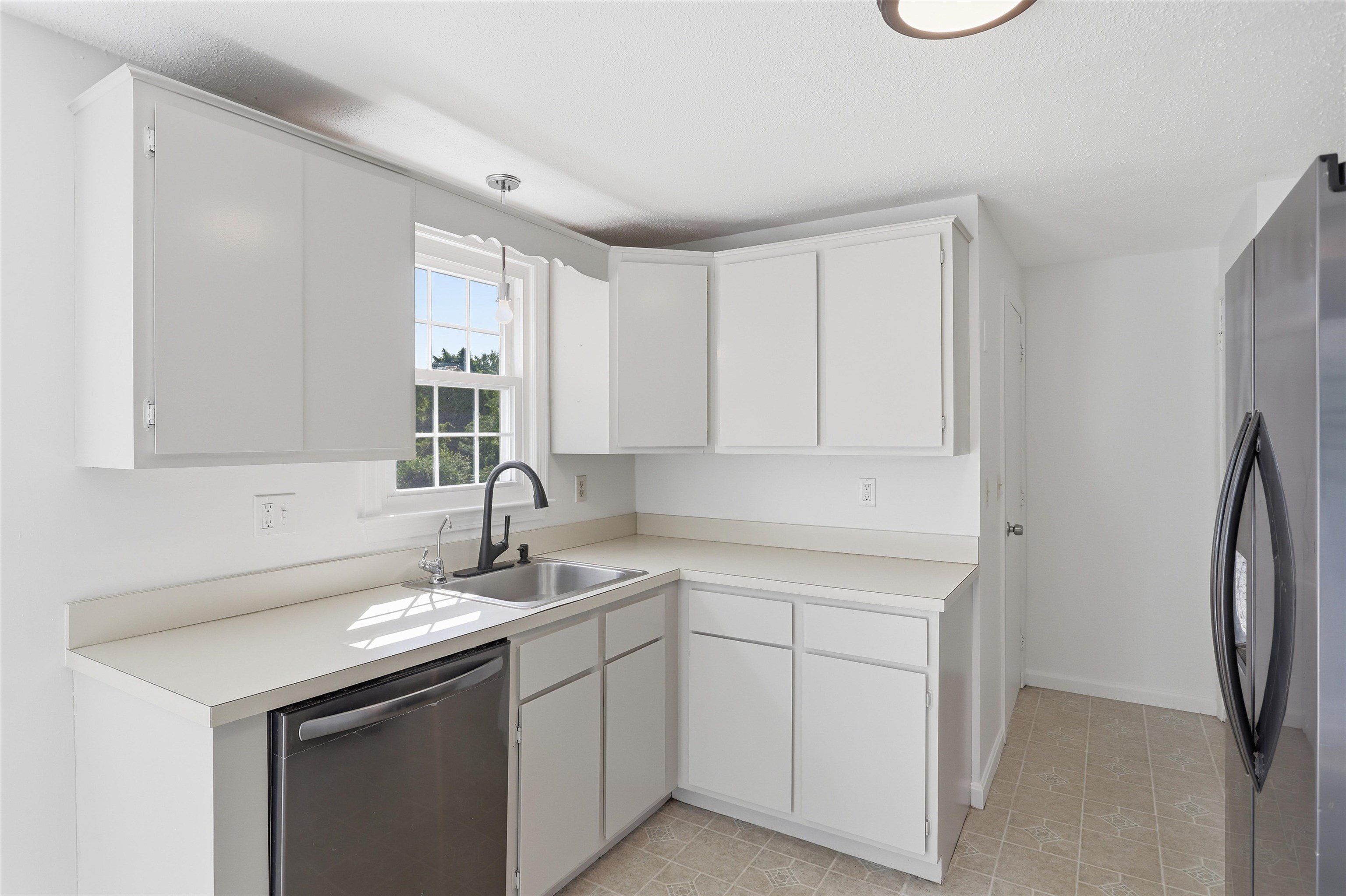 17 Juniper Road, Unit L Derry, NH 03038 - Photo 11 of 25 Gallery Image 11