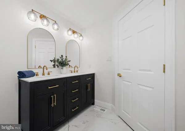 $359,999 | 608 North Harrison Street, Wilmington, DE 19805