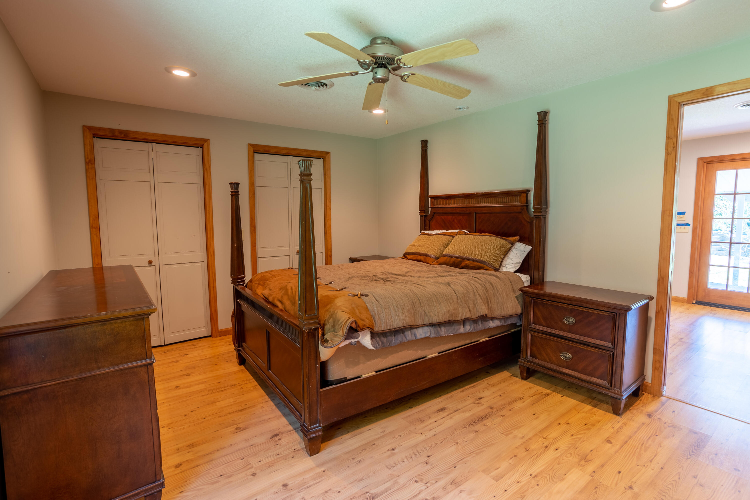 915 Buckboard Road Greeneville, TN 37743 - Photo 42 of 64 Guest House Bedroom