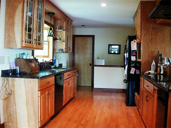 386 Hadley Road Sunderland, MA 01375 - Photo 13 of 23