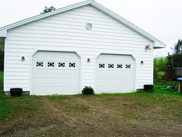 386 Hadley Road Sunderland, MA 01375 - Photo 3 of 23