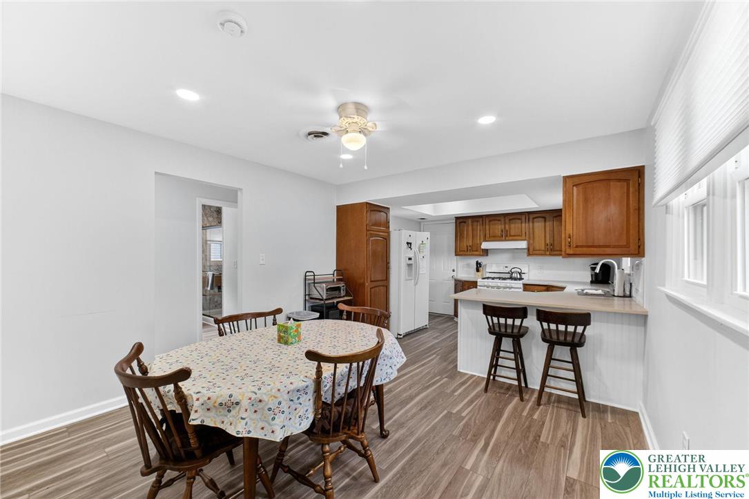 1305 Statten Avenue Bethlehem, PA 18017 - Photo 7 of 20