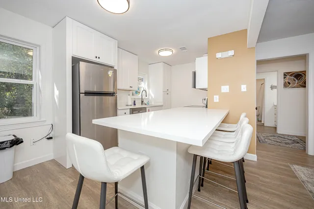 $2,000 | 114 Ethel Circle, Unit 8, Ocean Springs, MS 39564