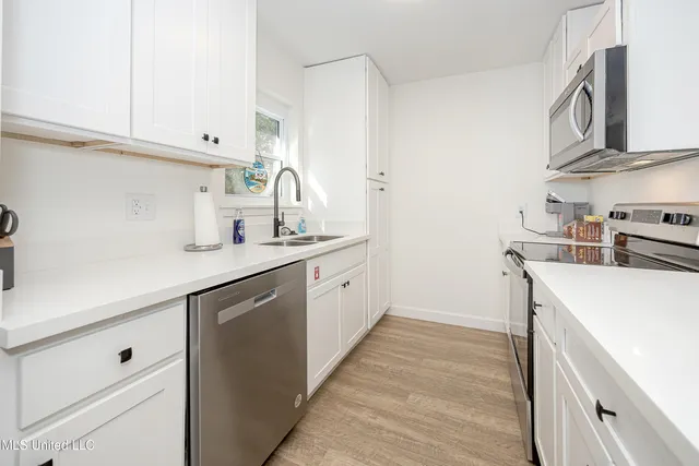 $2,000 | 114 Ethel Circle, Unit 8, Ocean Springs, MS 39564