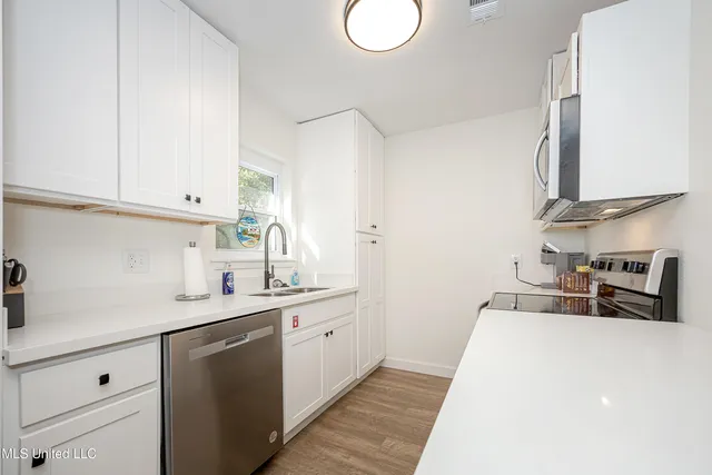 $2,000 | 114 Ethel Circle, Unit 8, Ocean Springs, MS 39564