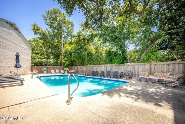 $2,000 | 114 Ethel Circle, Unit 8, Ocean Springs, MS 39564