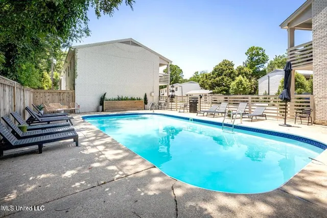 $2,000 | 114 Ethel Circle, Unit 8, Ocean Springs, MS 39564