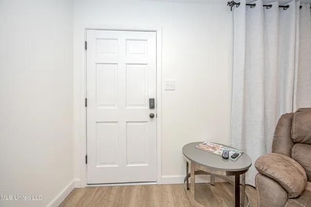 $2,000 | 114 Ethel Circle, Unit 8, Ocean Springs, MS 39564