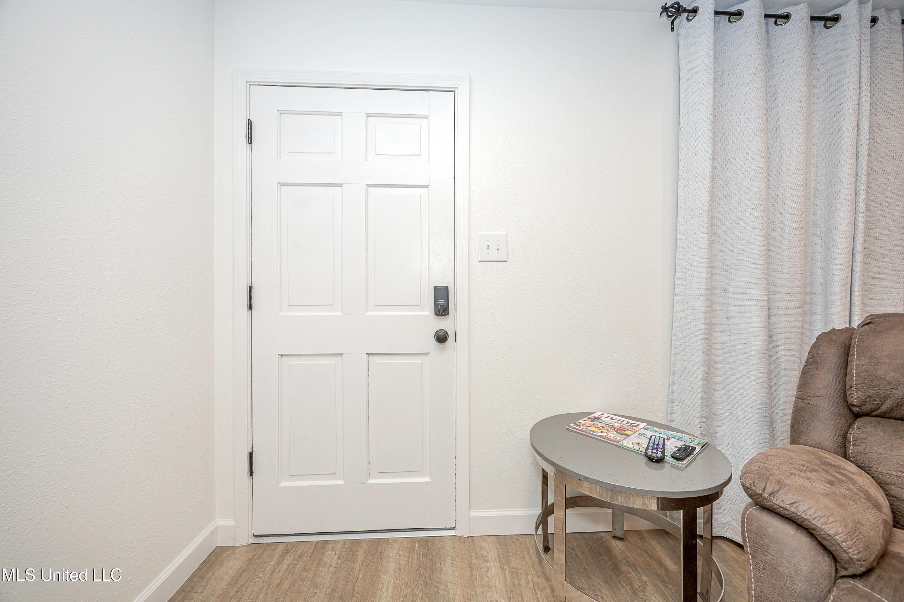 114 Ethel Circle, Unit 8 Ocean Springs, MS 39564 - Photo 7 of 35 IMG_6225