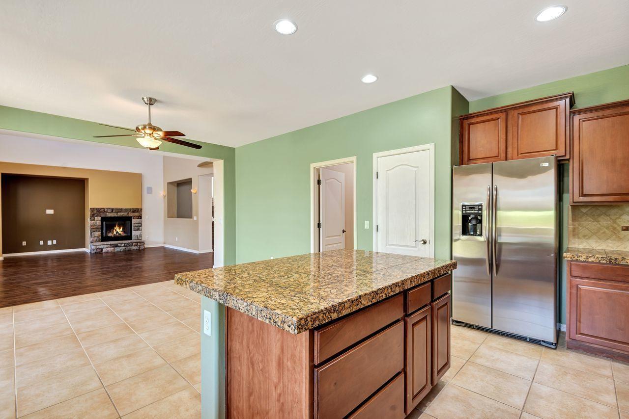 15263 West Redfield Road Surprise, AZ 85379 - Photo 9 of 26 Kitchen Island