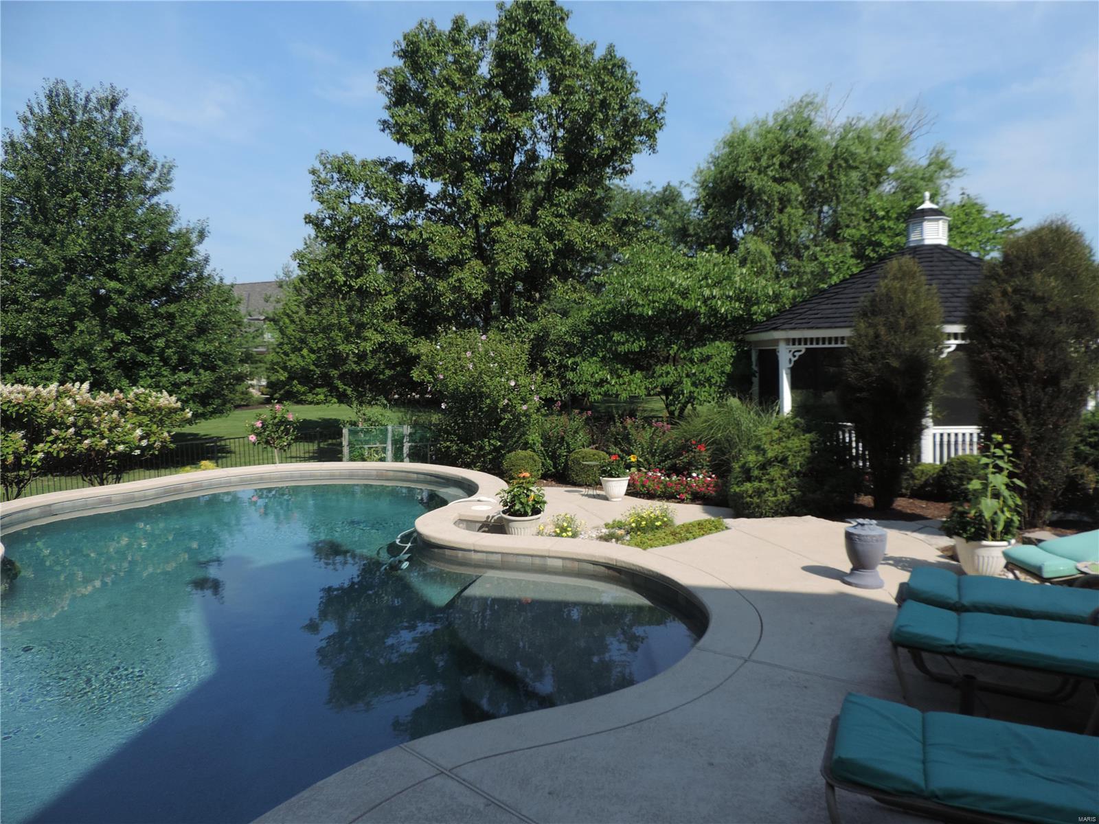 1427 Topping Road Town and Country, MO 63131 - Photo 3 of 33 Gallery Image 3