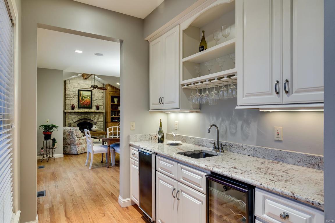 1427 Topping Road Town and Country, MO 63131 - Photo 22 of 33 Gallery Image 22