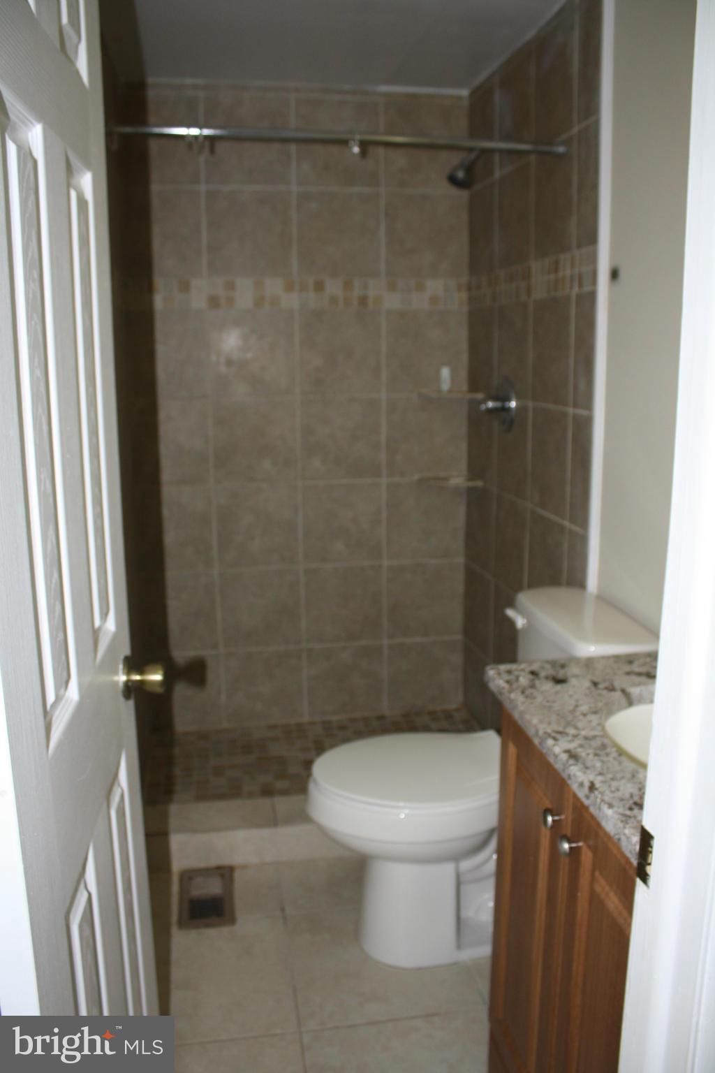 2303 Old Trail Drive Reston, VA 20191 - Photo 9 of 16 Bath