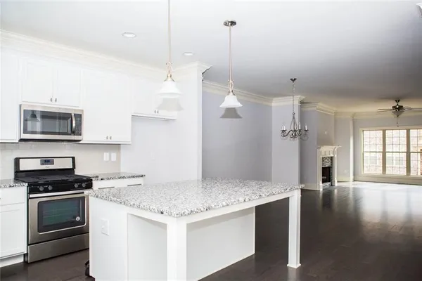 $3,100 | 1098 Willow Field Drive, Unit 19, Marietta, GA 30067