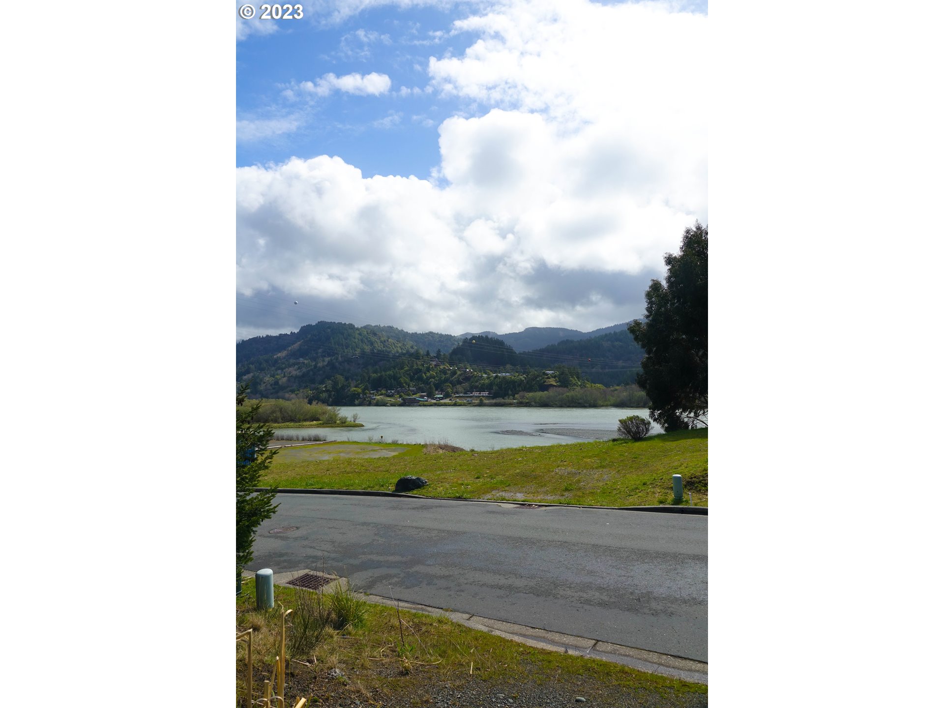 316 Hume Road Gold Beach, OR 97444 - Photo 5 of 7 Gallery Image 5