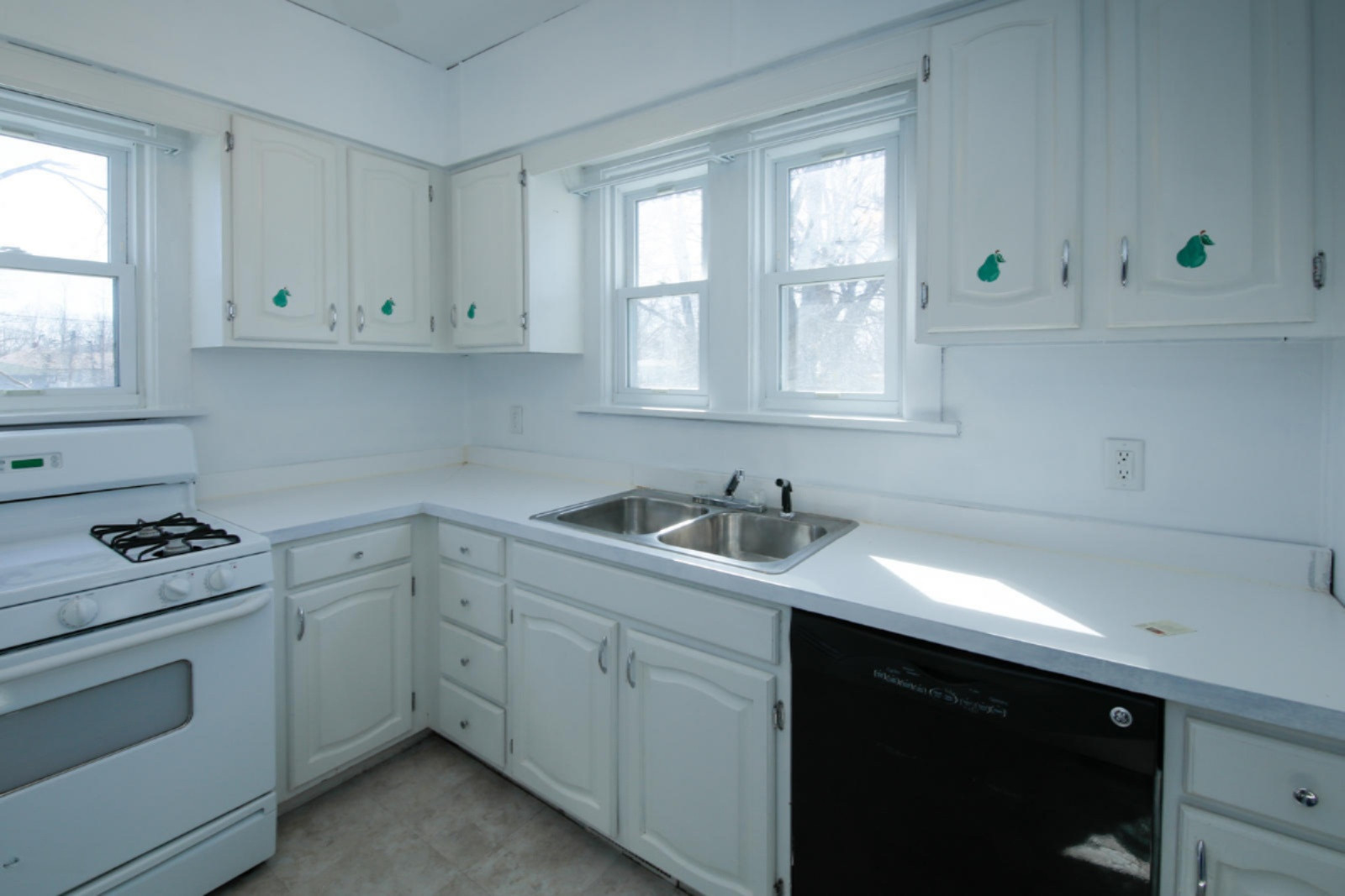 618 Constantine Street Three Rivers, MI 49093 - Photo 7 of 21 618 Constantine St-107
