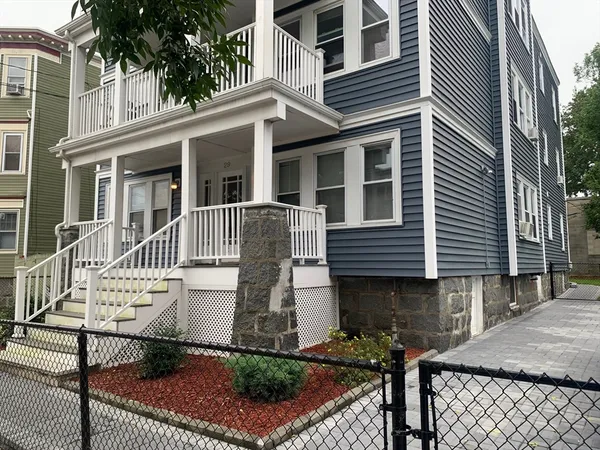$2,700 | 29 Gibson Street, Unit 2L, Boston, MA 02122