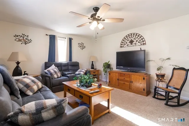 $420,000 | 1326 Meriden Avenue, Southington, CT 06489