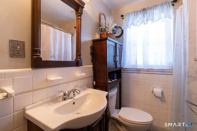 $420,000 | 1326 Meriden Avenue, Southington, CT 06489