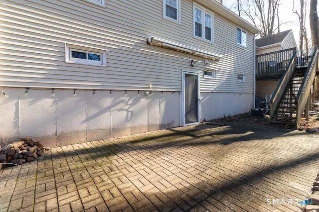 $420,000 | 1326 Meriden Avenue, Southington, CT 06489