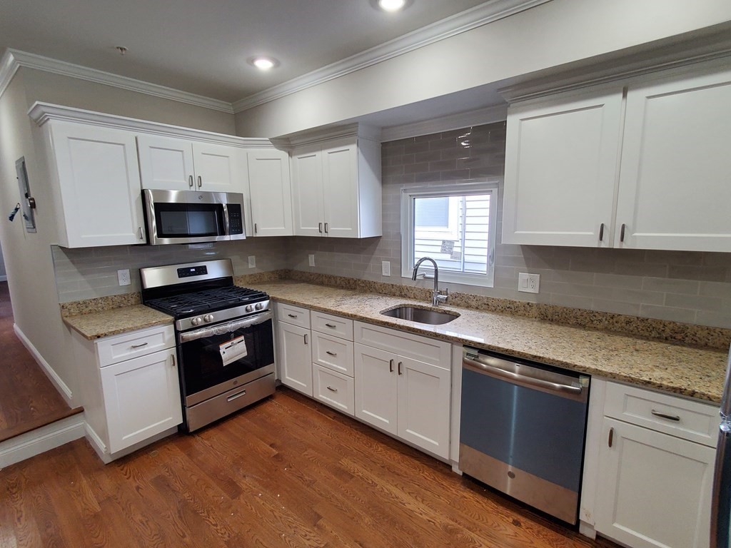 76 Cross Street Somerville, MA 02145 - Photo 6 of 7