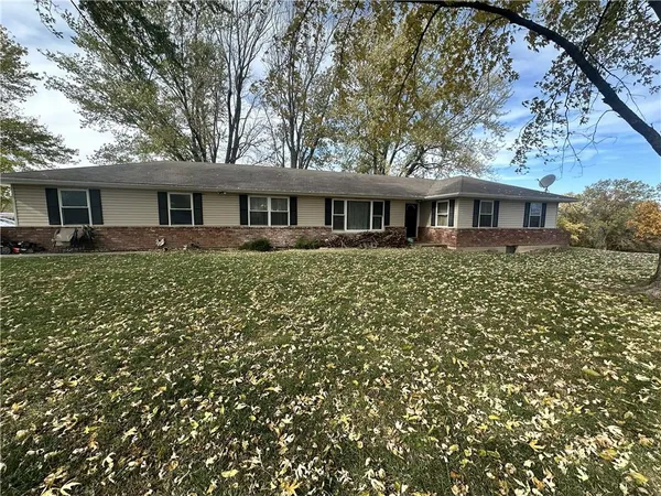 $445,000 | 740 Northwest 1101st Road, Odessa, MO 64076