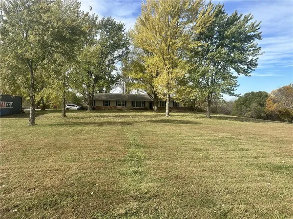 $445,000 | 740 Northwest 1101st Road, Odessa, MO 64076