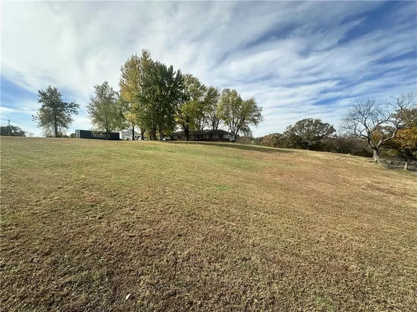 $445,000 | 740 Northwest 1101st Road, Odessa, MO 64076