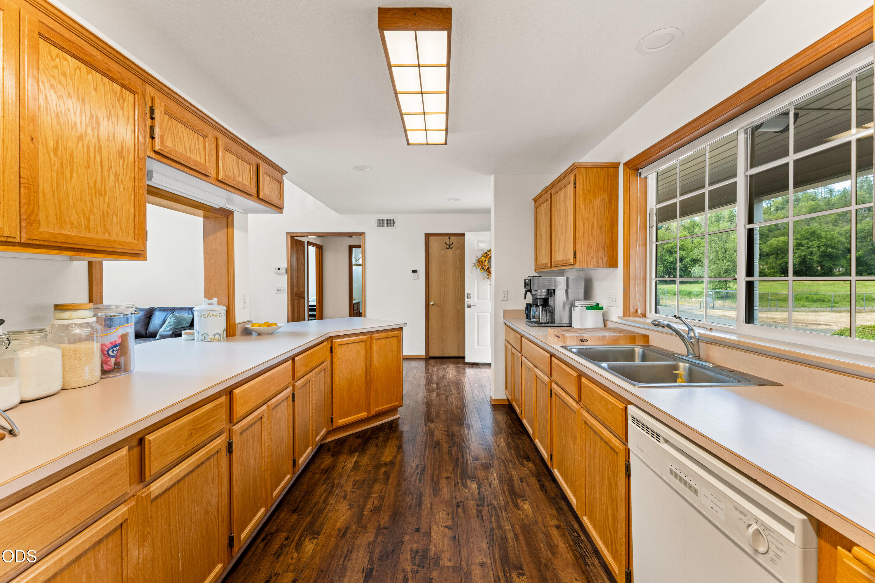 26268 Highway 62 Trail, OR 97541 - Photo 8 of 32