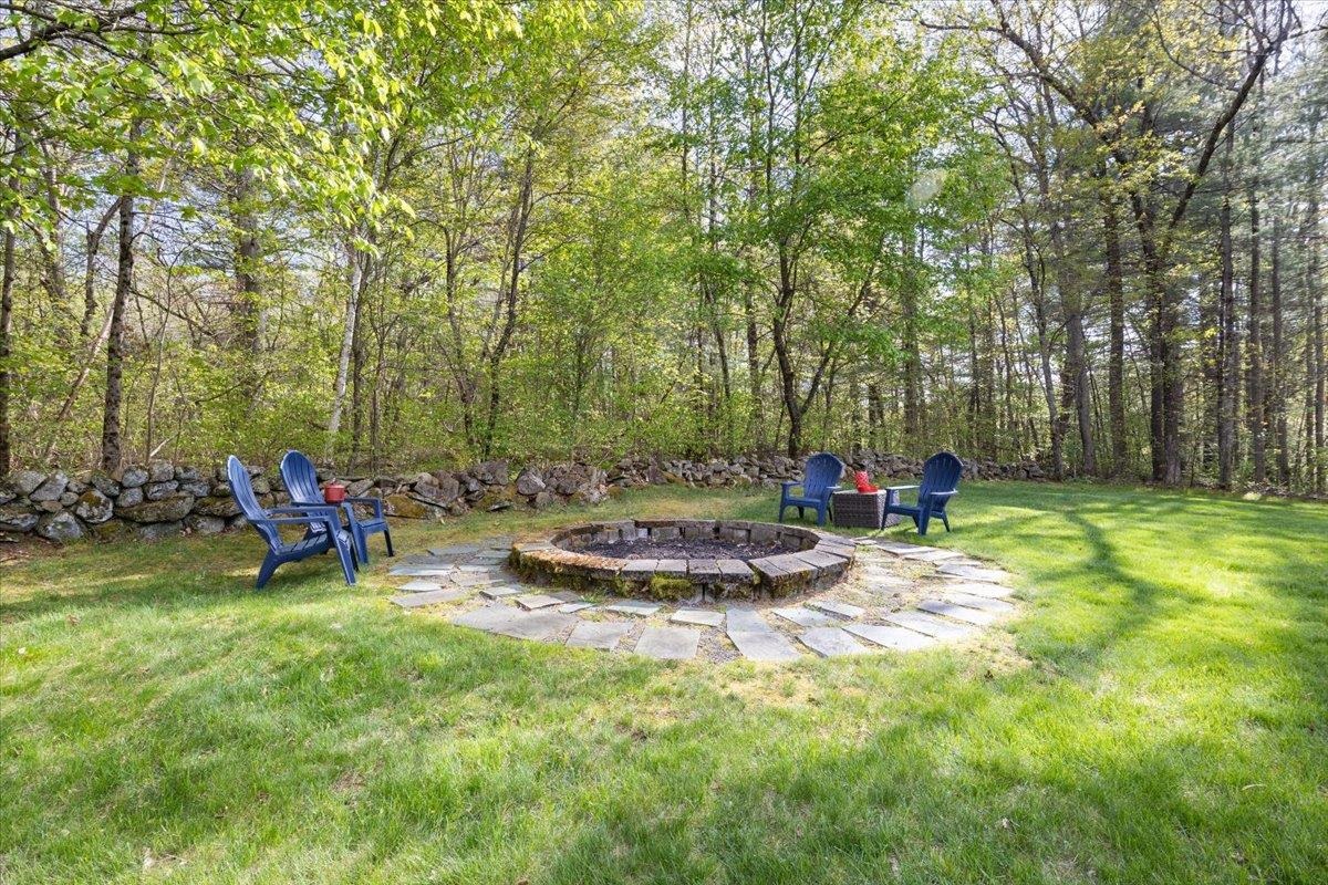 159 Warner Hill Road Derry, NH 03038 - Photo 21 of 34