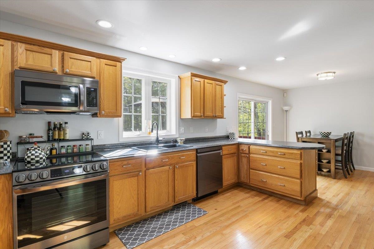 159 Warner Hill Road Derry, NH 03038 - Photo 32 of 34