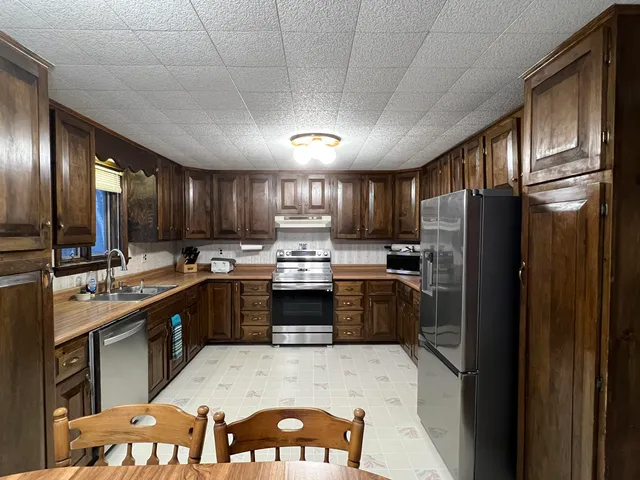 $199,000 | 400 Poplar Street, Millinocket, ME 04462