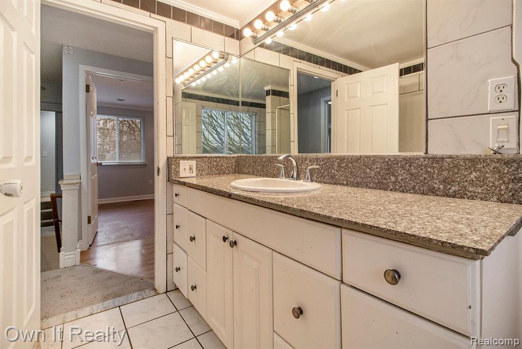528 Buckingham Road Canton, MI 48188 - Photo 17 of 28