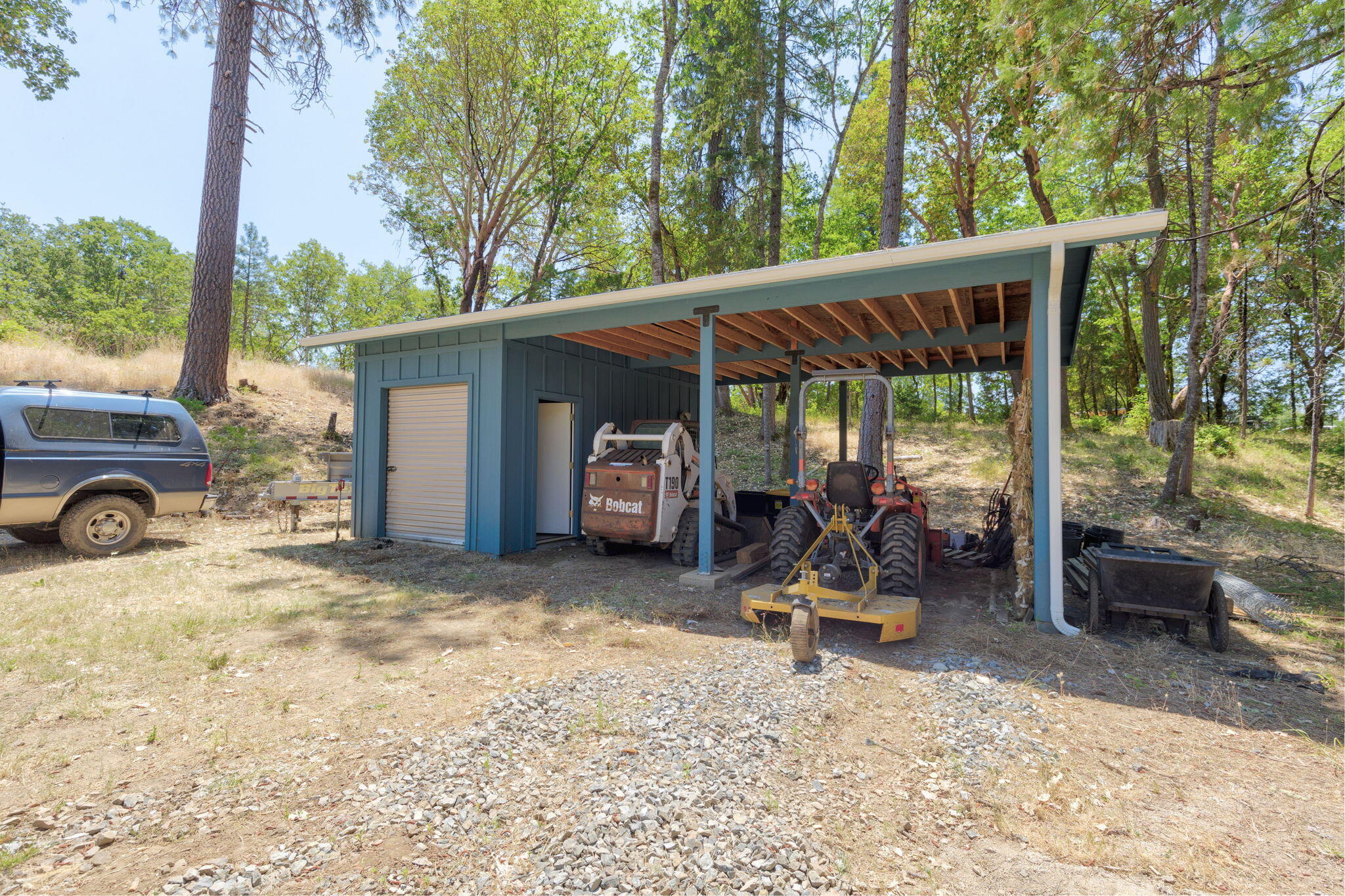 6060 Hugo Road Grants Pass, OR 97526 - Photo 3 of 21 3