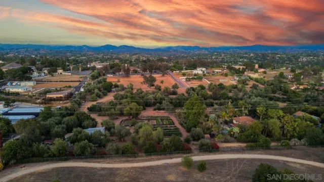 $924,999 | 907 Ridge Heights Drive, Fallbrook, CA 92028