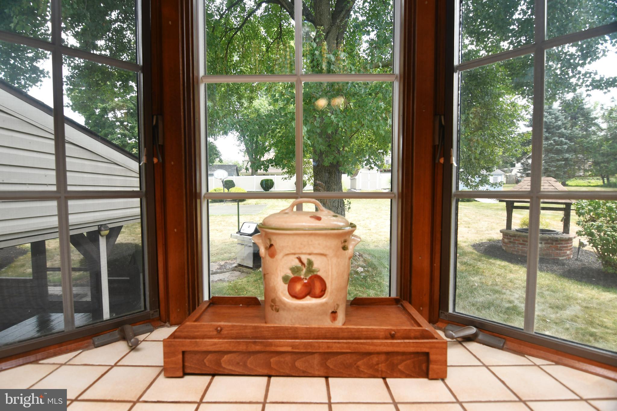 811 Phillips Road Warminster, PA 18974 - Photo 8 of 33