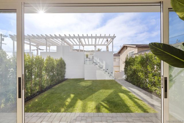 $3,650,000 | 7216 Fay Avenue, La Jolla, CA 92037