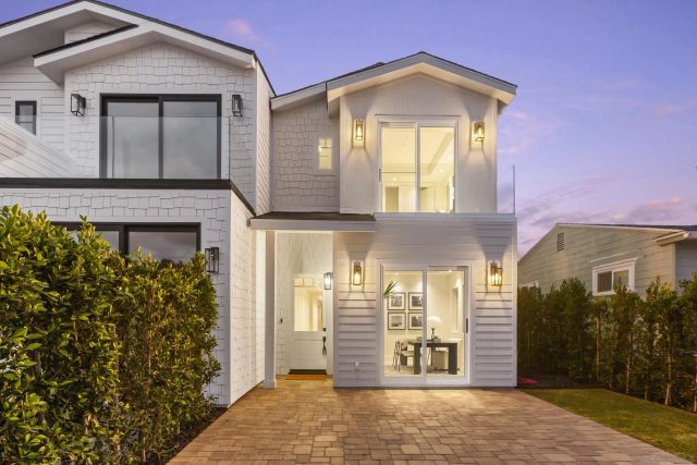 $3,650,000 | 7216 Fay Avenue, La Jolla, CA 92037