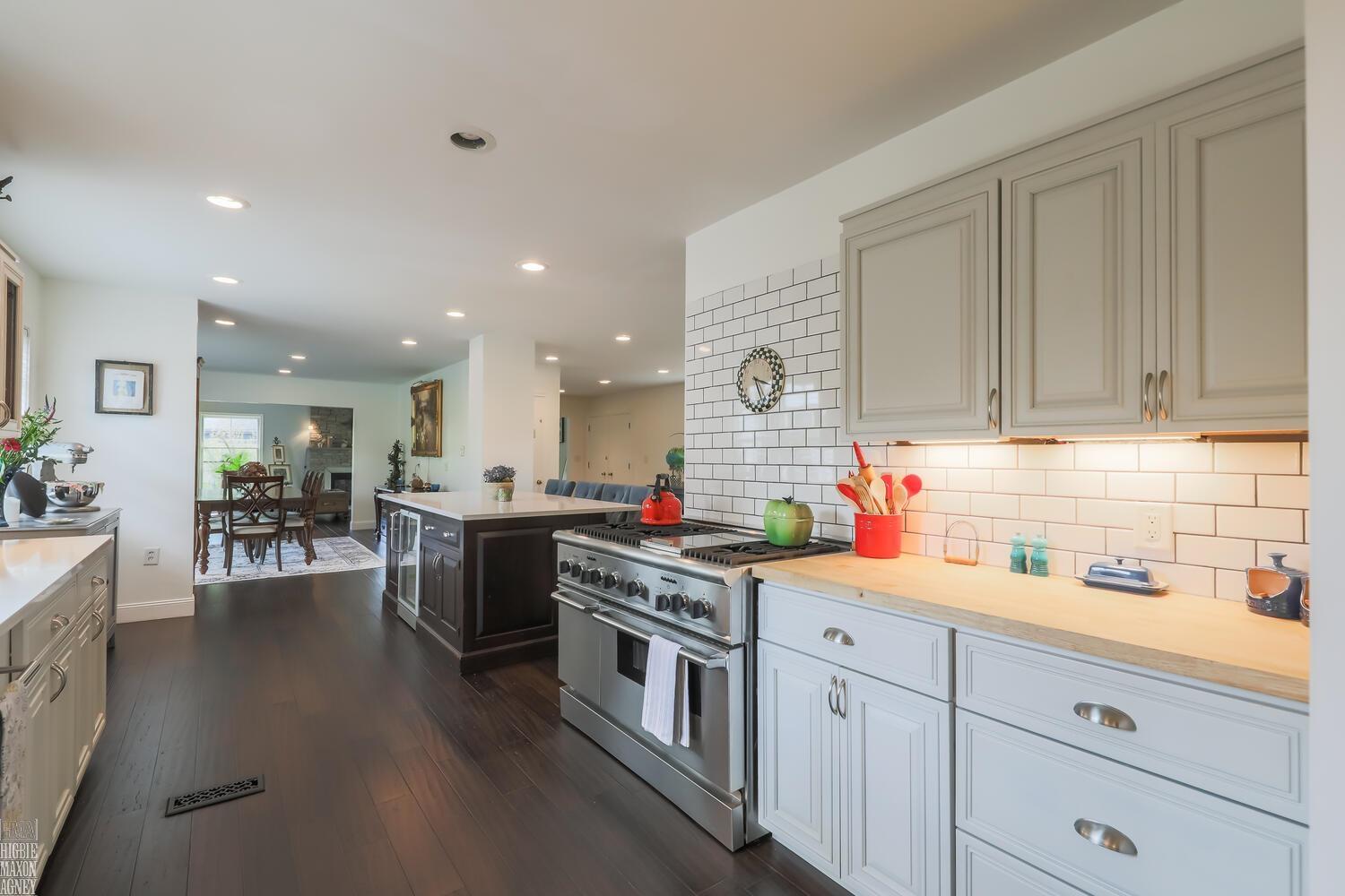 70 North Duval Road Grosse Pointe, MI 48236 - Photo 25 of 55 50142048-c9d132df-2446-4d73-ba48-cddfcf806114.JPG