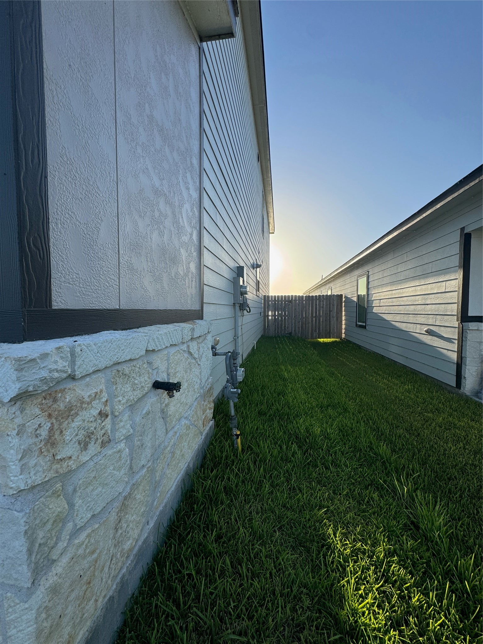 6630 Escondido Drive Rosharon, TX 77583 - Photo 6 of 49 Gallery Image 6