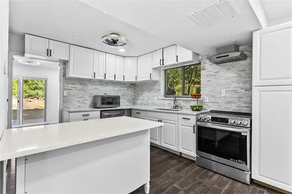 $299,999 | 6363 Brandywine Trail, Peachtree Corners, GA 30092